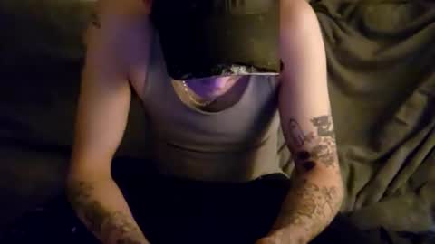 Snapshot of twistedblizzy chatting on 01/23/25, 10:22 TwistedBlizzy online show from 01/23/25, 10:22