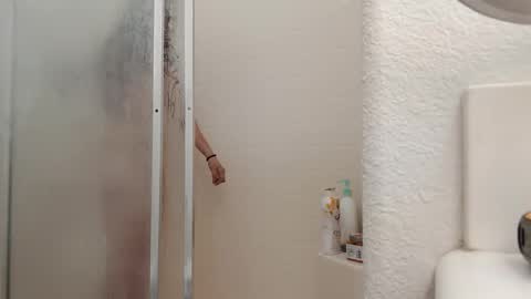 Snapshot of twistedlilpunk chatting on 01/09/25, 09:26 twistedlilpunk online show from 01/09/25, 09:26