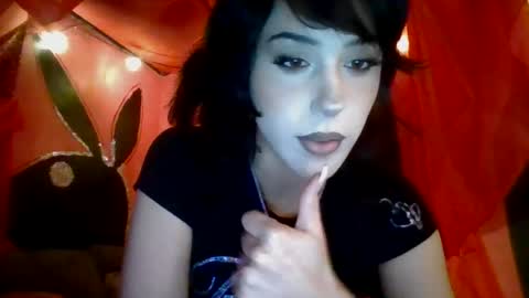 Snapshot of twizzytoxic22 chatting on 06/22/26, 04:31 twizzytoxic22 online show from 06/22/26, 04:31