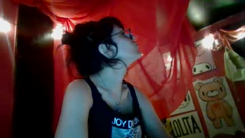 Snapshot of twizzytoxic22 chatting on 06/24/26, 12:53 twizzytoxic22 online show from 06/24/26, 12:53