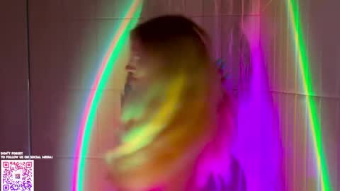 Snapshot of twl8vibe chatting on 04/12/26, 07:19 Molly and Nick online show from 04/12/26, 07:19