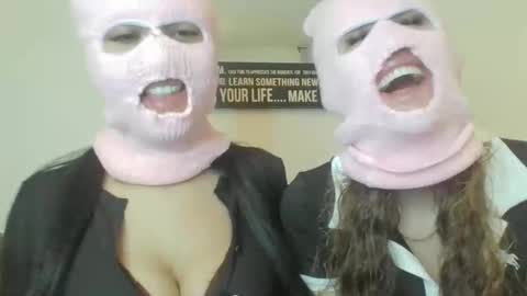 two girls one cam online show from 03/05/26, 04:08