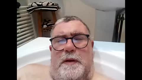 twohats2810 online show from 01/15/26, 07:28