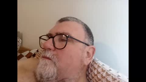 twohats2810 online show from 02/14/26, 02:25