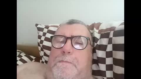 twohats2810 online show from 05/11/26, 05:46