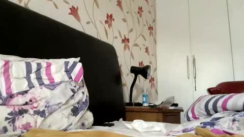 Twoheaven online show from 12/02/25, 01:17