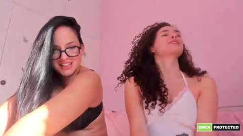 Snapshot of twoistrouble_ chatting on 10/03/25, 06:43 twoistrouble_ online show from 10/03/25, 06:43