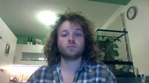 Snapshot of tworoardsdiverge chatting on 11/26/25, 10:55 tworoardsdiverge online show from 11/26/25, 10:55