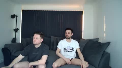 Snapshot of twotwinkhusbands chatting on 03/01/25, 05:27 RyanRowan online show from 03/01/25, 05:27