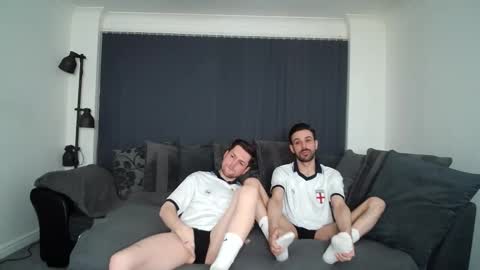 Snapshot of twotwinkhusbands chatting on 10/13/25, 10:32 RyanRowan online show from 10/13/25, 10:32