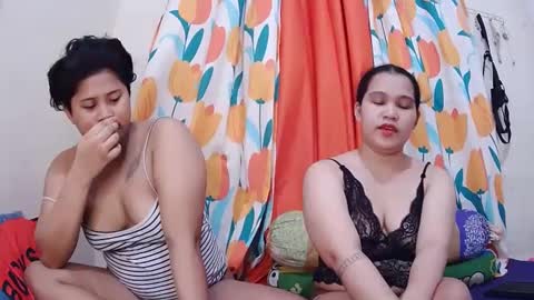 Snapshot of twowetcuties chatting on 03/05/25, 06:01 Lyn and lea online show from 03/05/25, 06:01