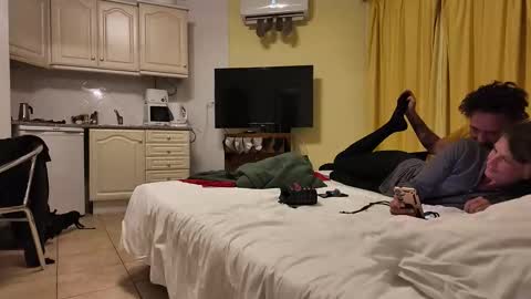 Snapshot of twowithoutfilter chatting on 11/14/25, 06:39 twowithoutfilter online show from 11/14/25, 06:39