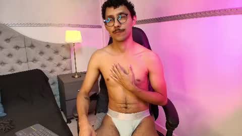 Snapshot of twunkmiguel chatting on 07/16/26, 02:17 TwunkMiguel online show from 07/16/26, 02:17