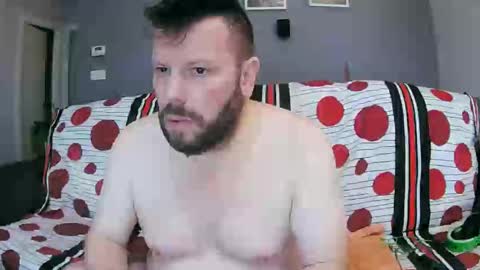 Snapshot of txan9876 chatting on 11/06/25, 08:15 Txan Chan online show from 11/06/25, 08:15