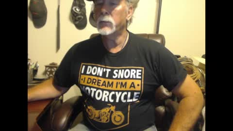 Snapshot of txlobo60 chatting on 04/22/26, 10:00 txlobo60 online show from 04/22/26, 10:00