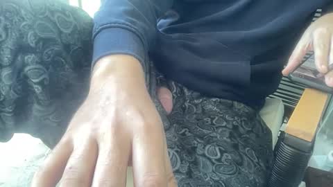 Snapshot of txsizedhog420 chatting on 11/04/25, 03:44 txsizedhog420 online show from 11/04/25, 03:44