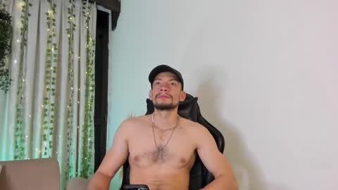 Snapshot of tyagoroberts chatting on 12/02/25, 04:29 Tyago online show from 12/02/25, 04:29