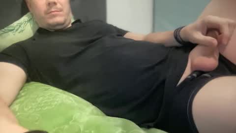 Snapshot of tyber87 chatting on 11/15/25, 04:03 Padrynhyo online show from 11/15/25, 04:03