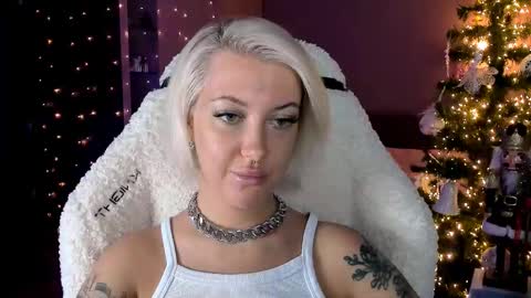 Miley online show from 12/22/24, 01:44