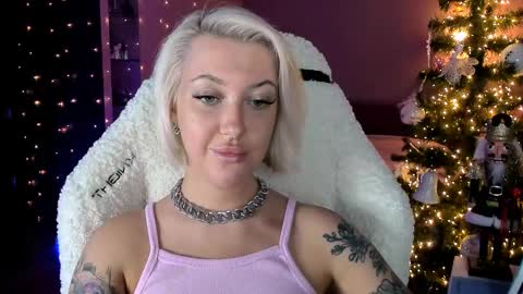 Miley online show from 12/25/24, 03:38