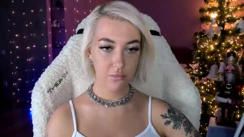 Miley online show from 12/29/24, 11:29