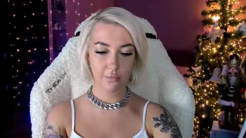 Miley online show from 12/29/24, 06:16