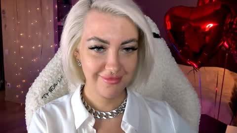 Miley online show from 02/14/25, 01:18