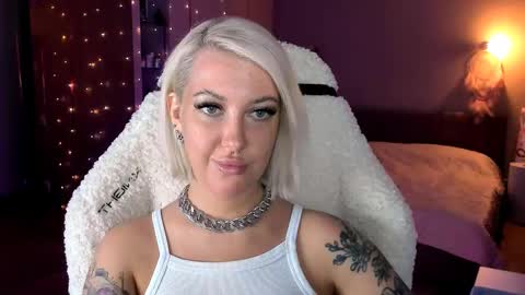 Miley online show from 02/15/25, 03:06