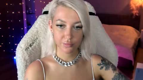 Miley online show from 11/21/25, 02:05