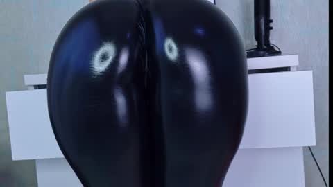 Snapshot of tykita chatting on 03/20/26, 08:19 tykita online show from 03/20/26, 08:19