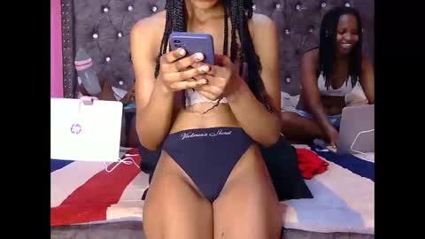 Snapshot of tyla_97 chatting on 03/24/26, 07:35 Tyla online show from 03/24/26, 07:35