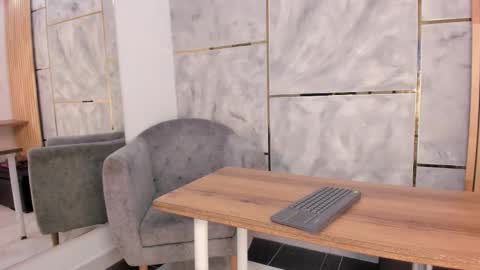  TYLA  online show from 12/17/25, 03:34