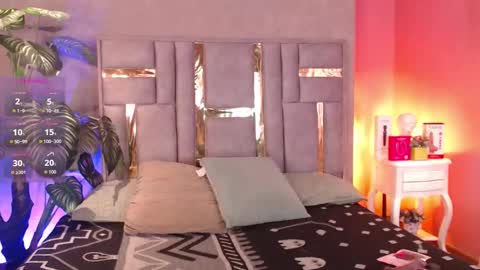 Snapshot of tyla_ks chatting on 09/17/25, 08:32 tyla_ks online show from 09/17/25, 08:32