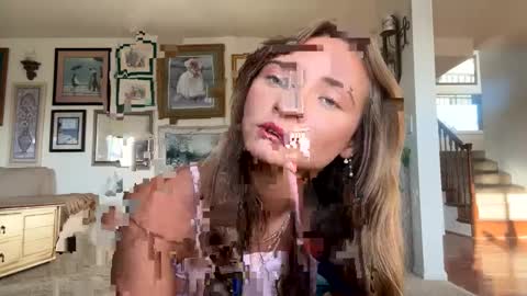 tylababyy online show from 09/20/25, 12:44