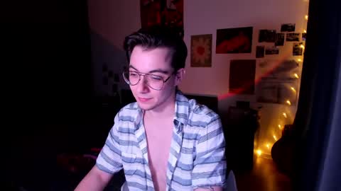 Snapshot of tyler_bergg chatting on 04/29/26, 10:16 tyler berg online show from 04/29/26, 10:16