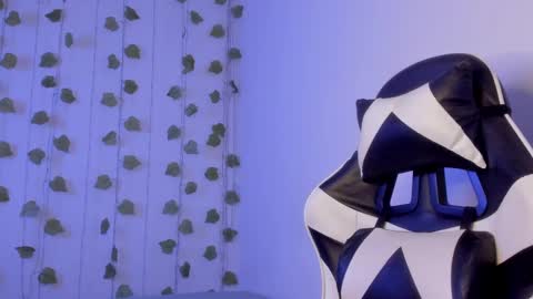 Tyler Garcia  online show from 03/04/25, 01:28