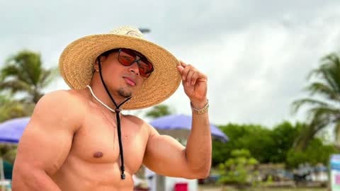 tyler_hank1 online show from 02/05/25, 03:09