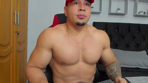 Snapshot of tyler_hank1 chatting on 07/12/26, 01:18 tyler_hank1 online show from 07/12/26, 01:18