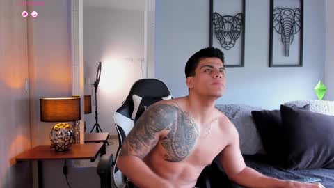 Snapshot of tyler_muscle chatting on 12/13/24, 02:16 David online show from 12/13/24, 02:16