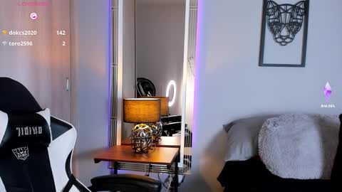 Snapshot of tyler_muscle chatting on 01/09/25, 03:26 David online show from 01/09/25, 03:26