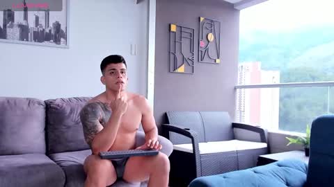 Snapshot of tyler_muscle chatting on 02/23/25, 10:20 David online show from 02/23/25, 10:20