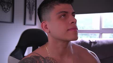 Snapshot of tyler_muscle chatting on 09/18/25, 07:38 David online show from 09/18/25, 07:38