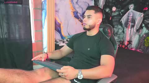 Snapshot of tyler_price01 chatting on 10/26/25, 04:46 Tyler online show from 10/26/25, 04:46