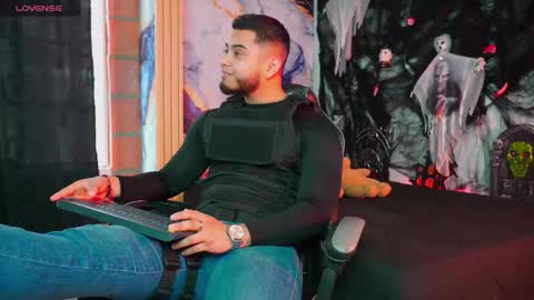 Snapshot of tyler_price01 chatting on 10/31/25, 08:10 Tyler online show from 10/31/25, 08:10