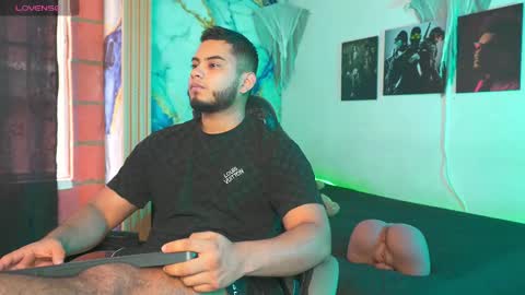 Snapshot of tyler_price01 chatting on 11/03/25, 07:04 Tyler online show from 11/03/25, 07:04