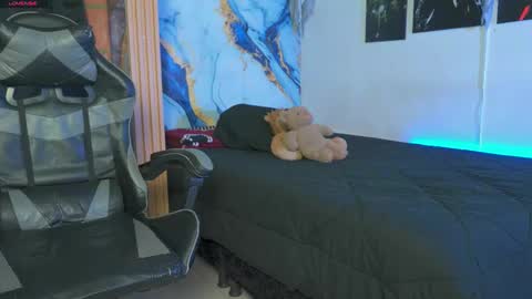 Snapshot of tyler_price01 chatting on 11/27/25, 02:13 Tyler online show from 11/27/25, 02:13