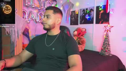 Snapshot of tyler_price01 chatting on 12/16/25, 03:44 Tyler online show from 12/16/25, 03:44