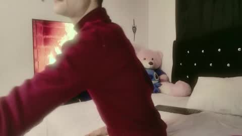 Snapshot of tyler_thin_1 chatting on 10/22/25, 11:54 tyler_thin_1 online show from 10/22/25, 11:54