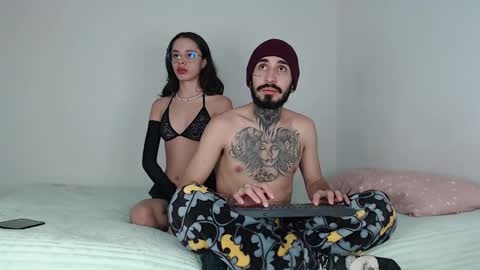 Snapshot of tyler_y_luna chatting on 12/08/24, 03:53 Tyler y Luna online show from 12/08/24, 03:53