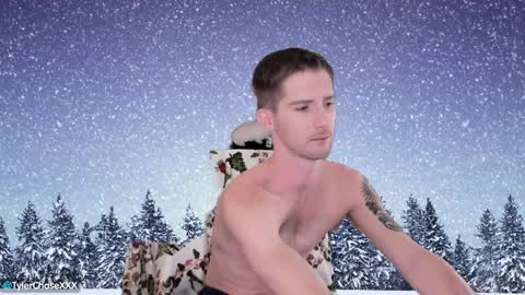 Snapshot of tylerchasexxx chatting on 12/23/24, 10:33 Tyler Chase online show from 12/23/24, 10:33